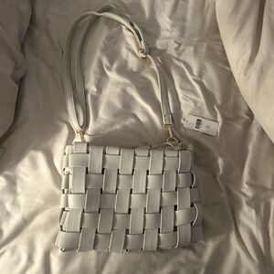 Elegant White Woven Shoulder Bag